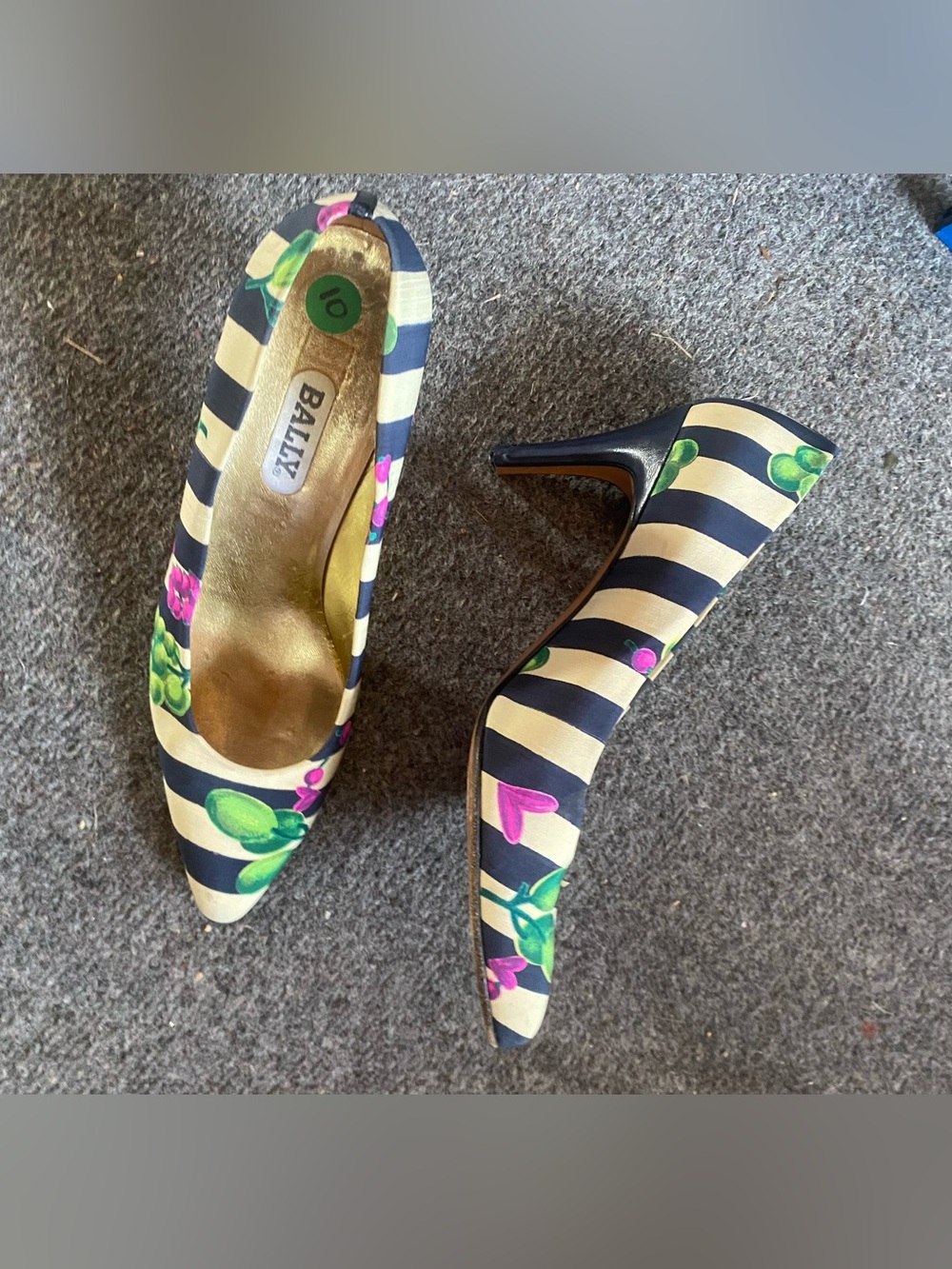 Vintage 80s Bally Black & White Striped Floral fruity Pointed Toe Pumps